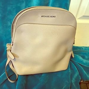 Micheal kors back pack